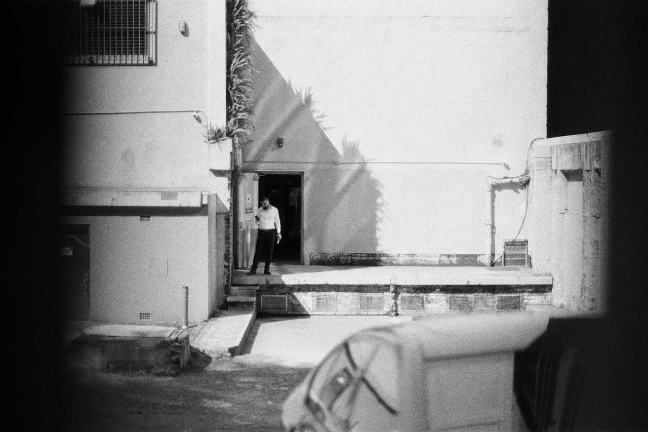 b/w